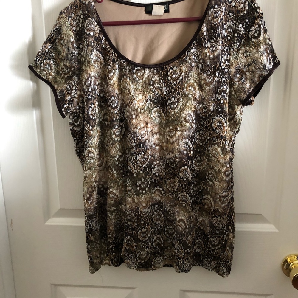 Short sleeve top